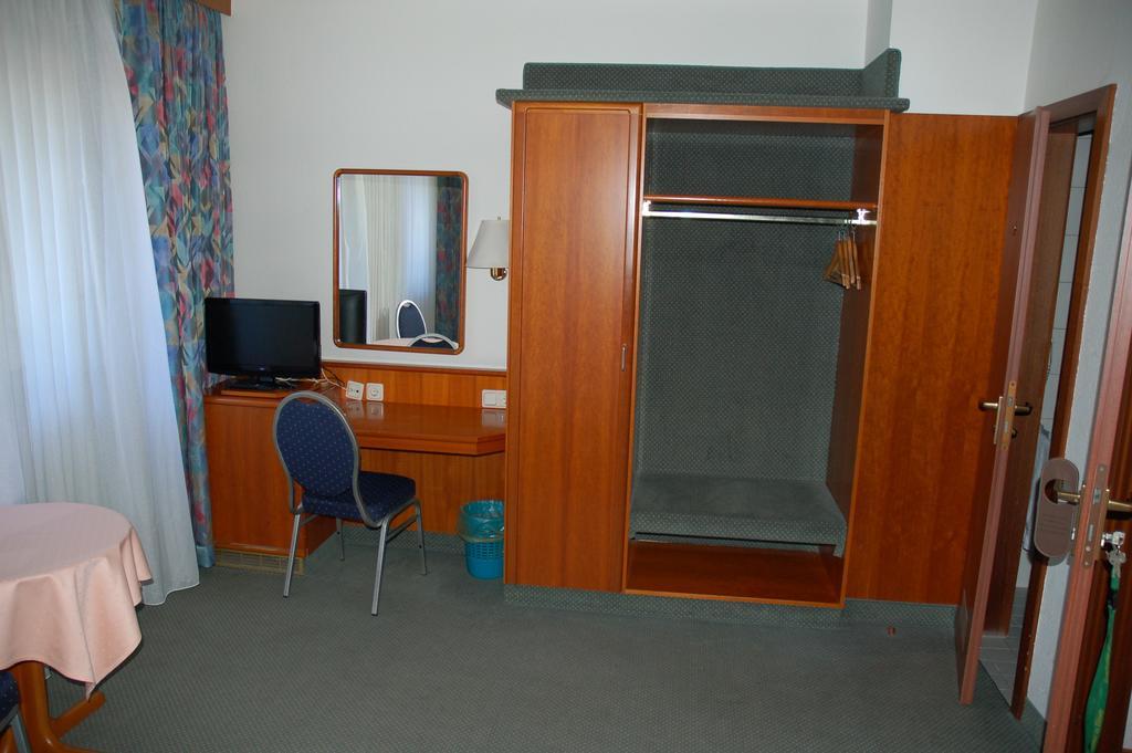 Hotel Kurfuerst Garni Germersheim Kültér fotó